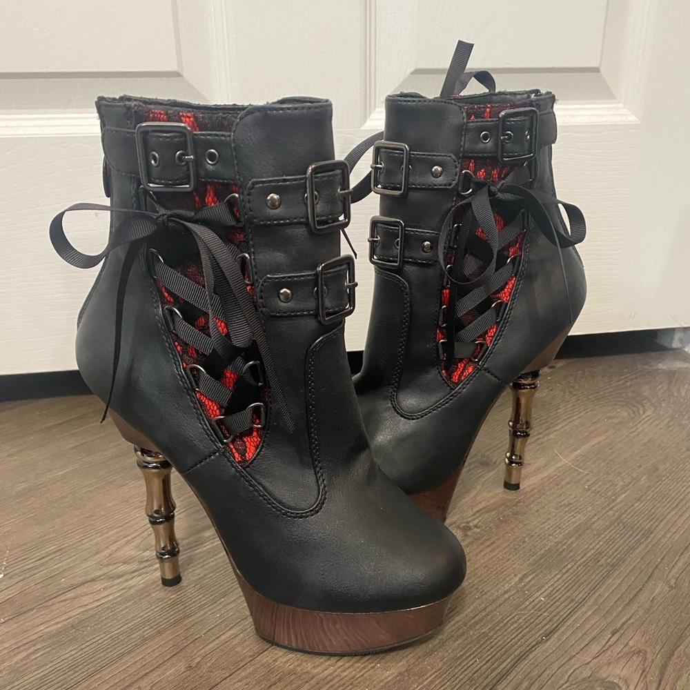 Demonia Muerto-1030 Ankle Bootie